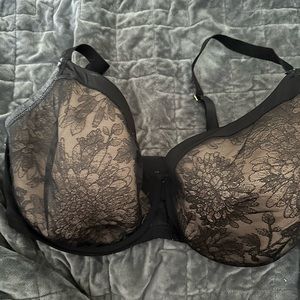 Slightly used, lightly lined Soma bra size 42DDD
